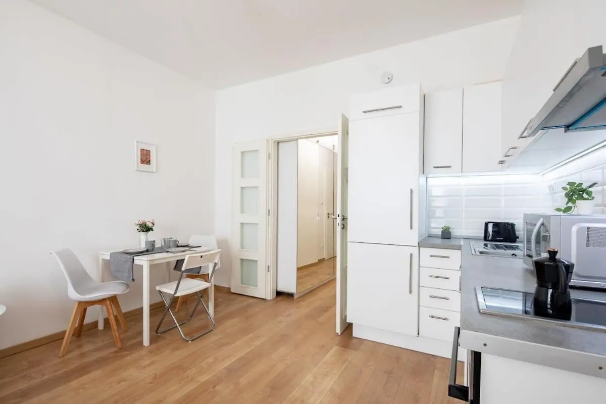 Central - Fresh Home With Balcony Budapest
